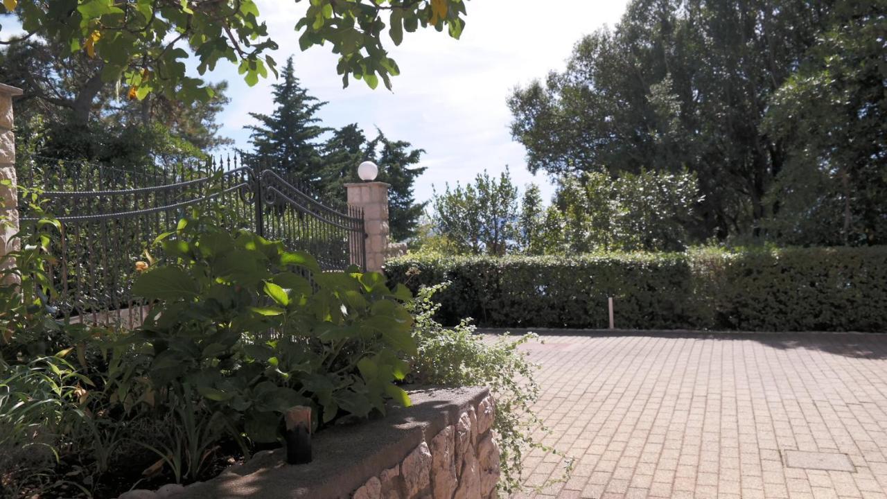 Apartmani Lili Novi Vinodolski Exteriör bild