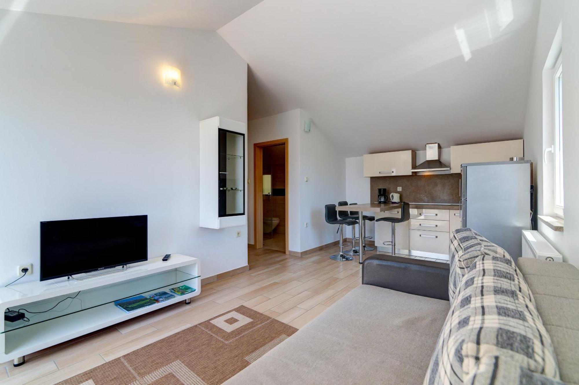 Apartmani Lili Novi Vinodolski Exteriör bild