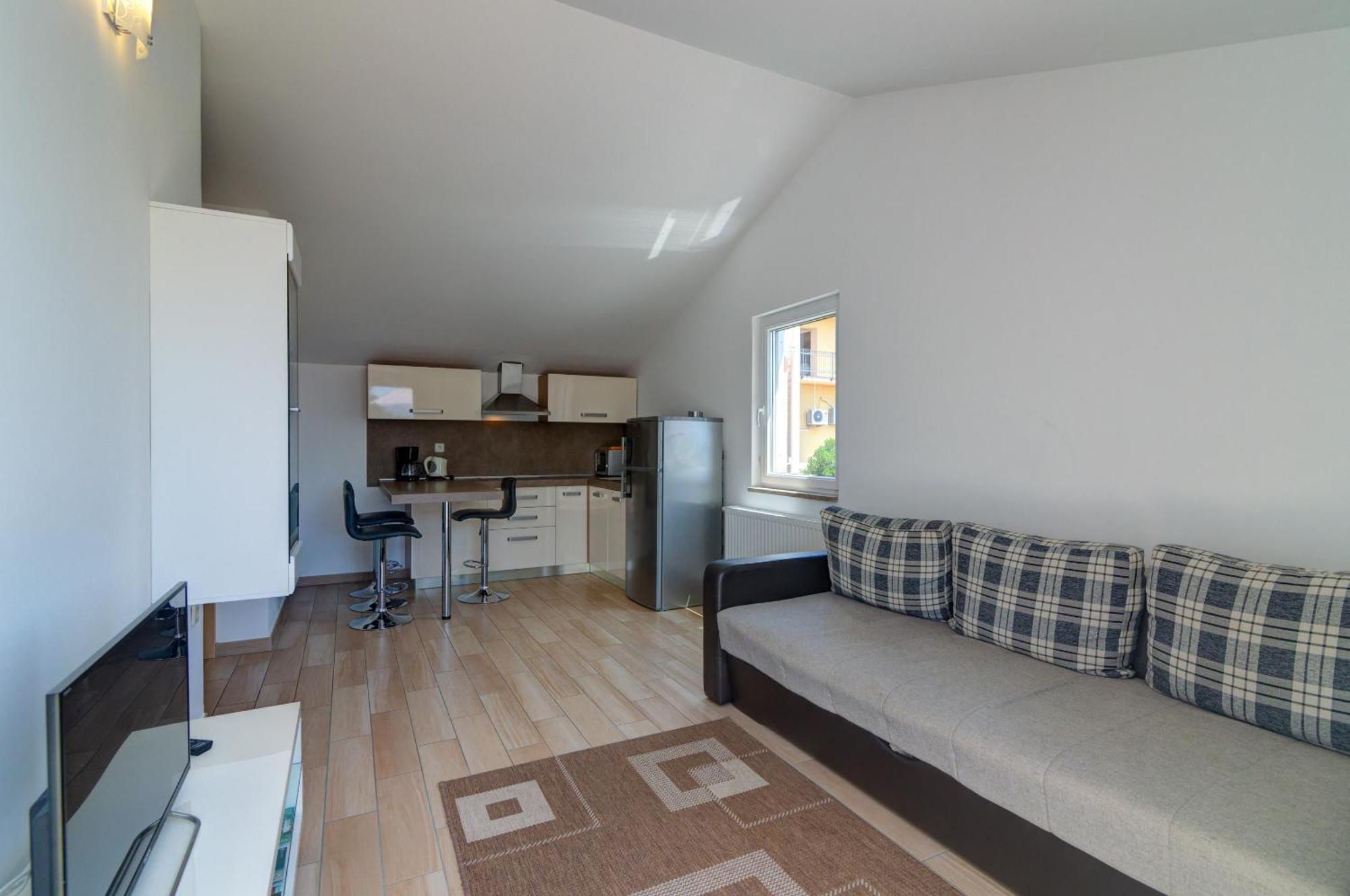 Apartmani Lili Novi Vinodolski Exteriör bild