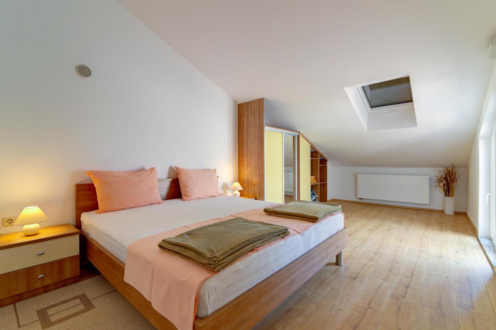 Apartmani Lili Novi Vinodolski Exteriör bild