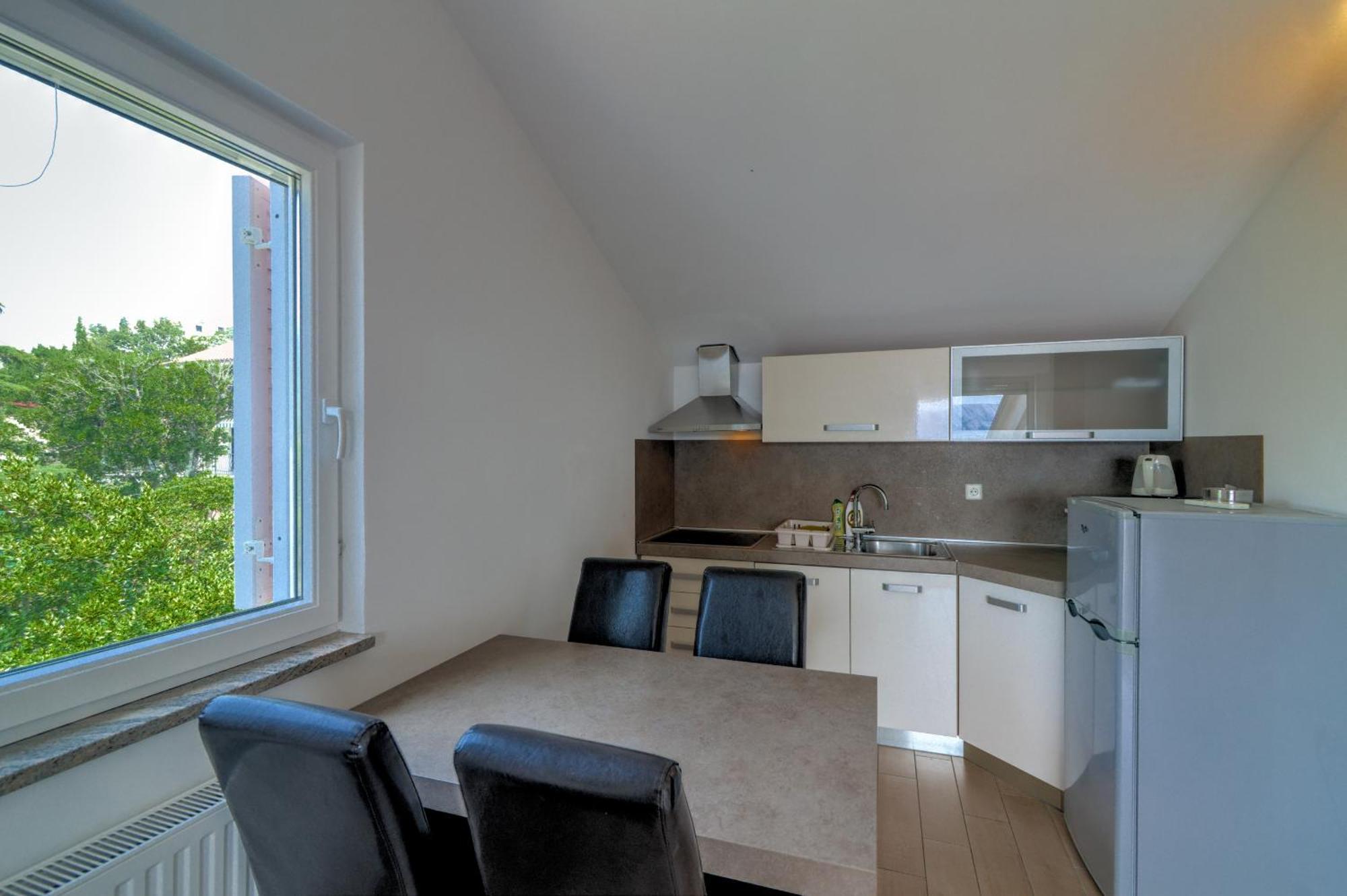 Apartmani Lili Novi Vinodolski Exteriör bild